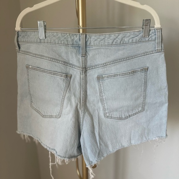 Universal Thread Vintage Midi Light Wash Jean Shorts 14/32 - Picture 2 of 5